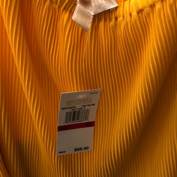 Top - Picture 2 of 2